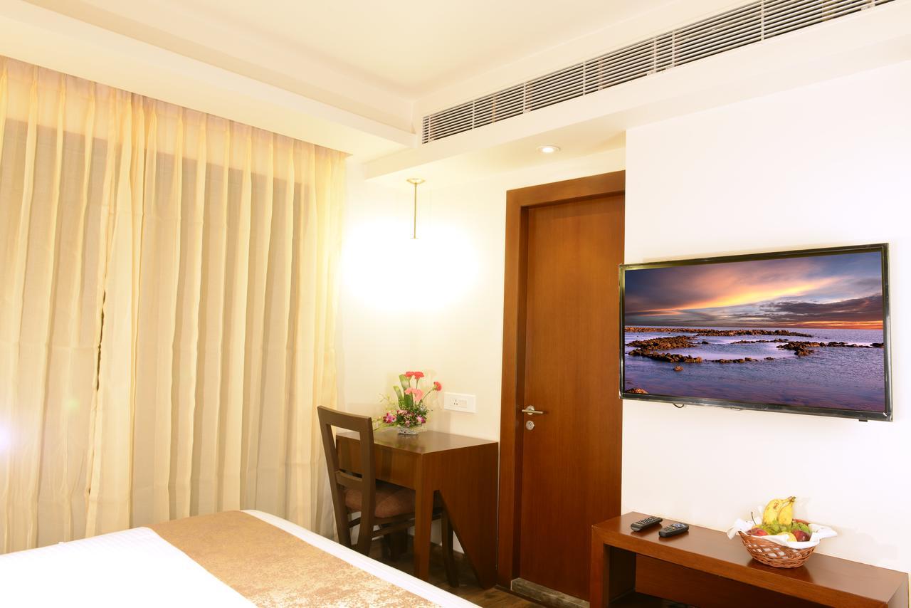 Visitel - A Boutique Hotel Калькутта Экстерьер фото
