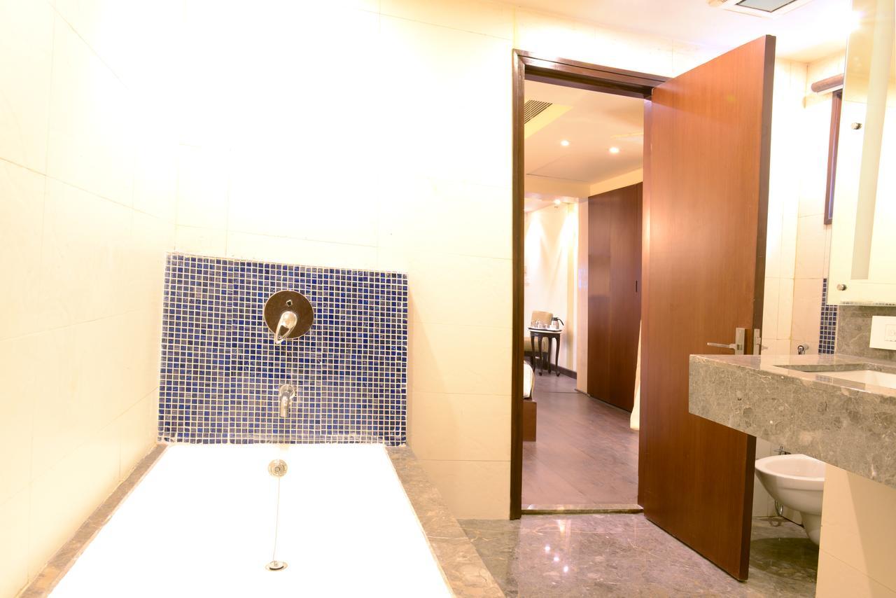 Visitel - A Boutique Hotel Калькутта Экстерьер фото