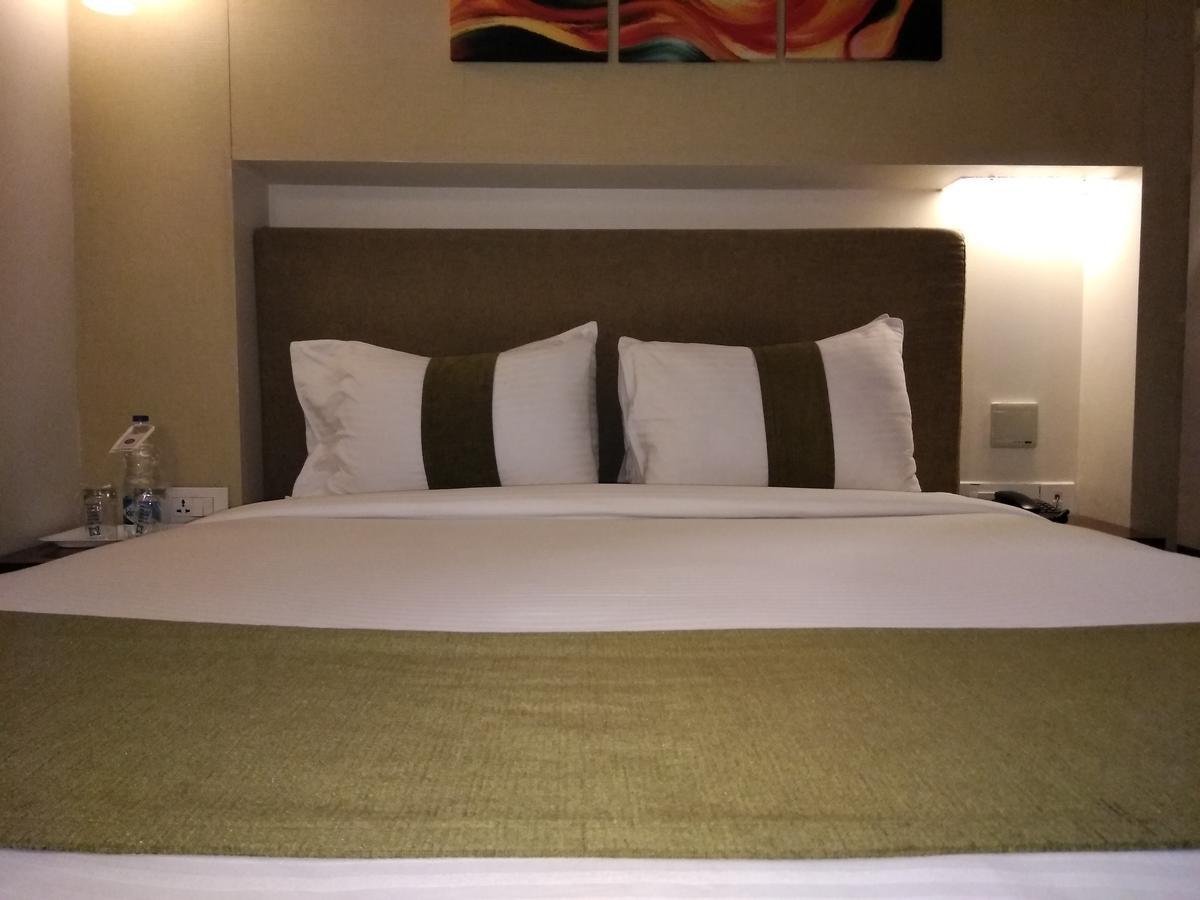 Visitel - A Boutique Hotel Калькутта Экстерьер фото