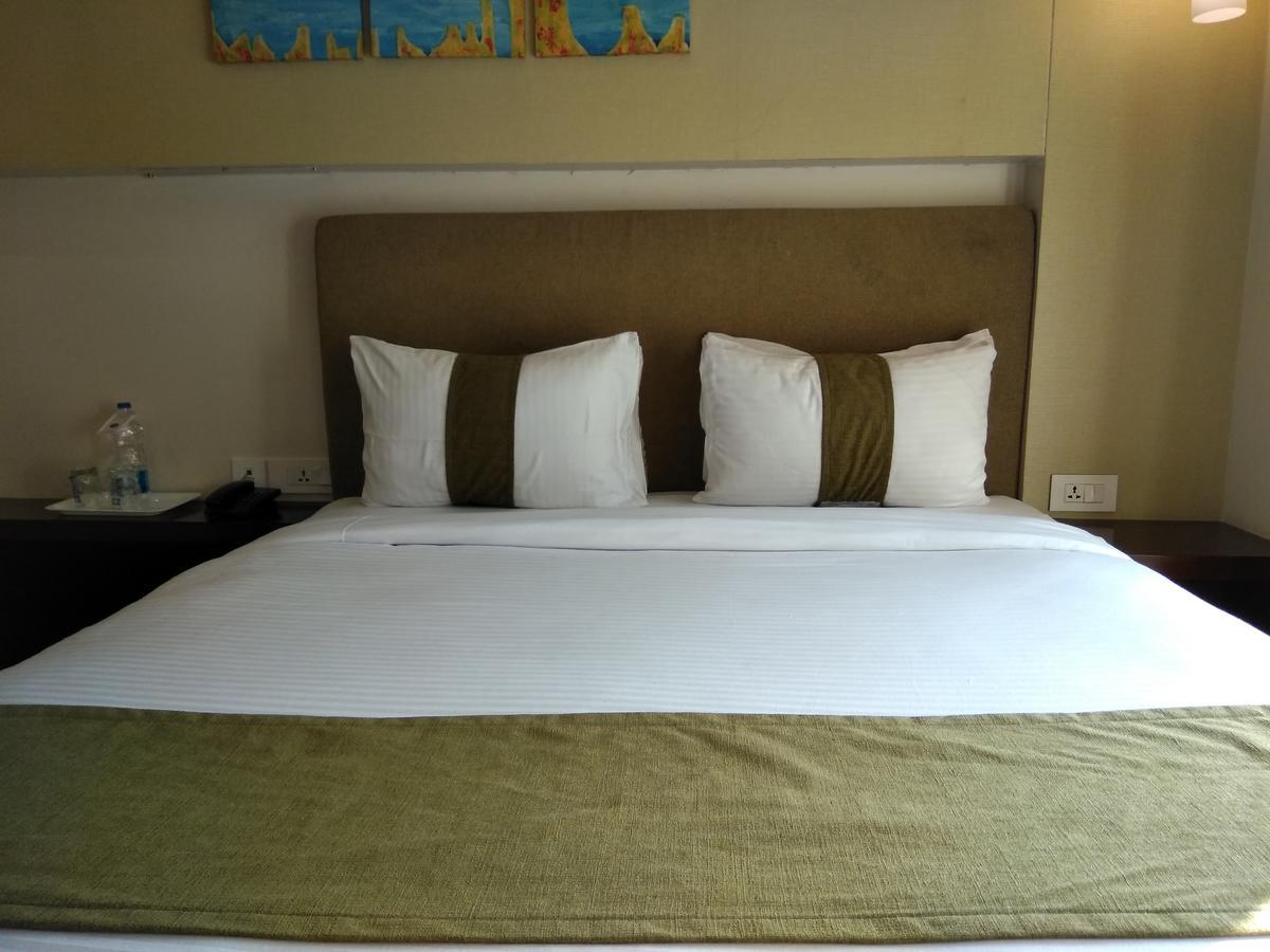 Visitel - A Boutique Hotel Калькутта Экстерьер фото