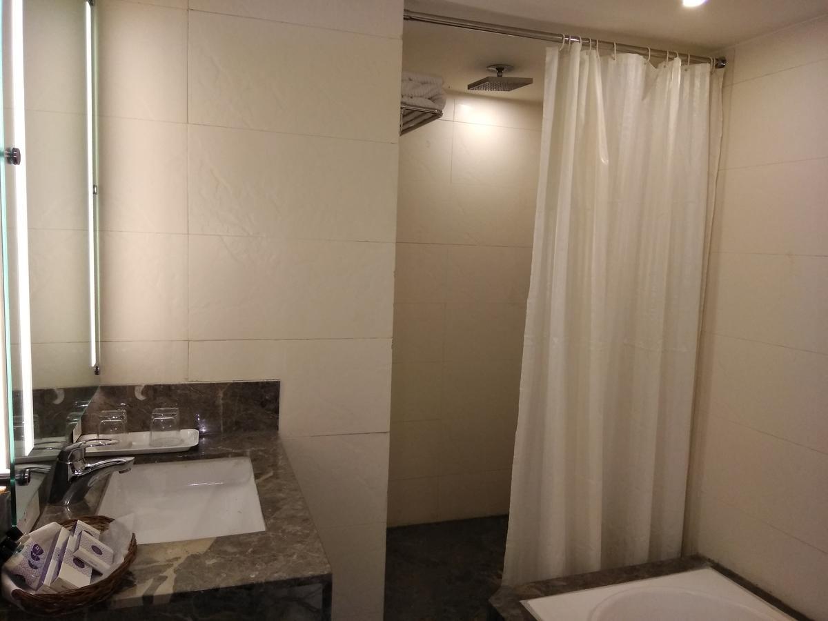 Visitel - A Boutique Hotel Калькутта Экстерьер фото