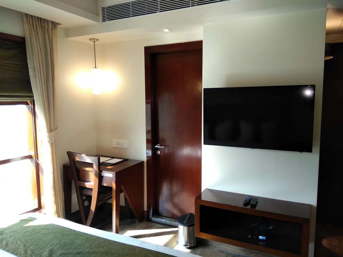 Visitel - A Boutique Hotel Калькутта Экстерьер фото