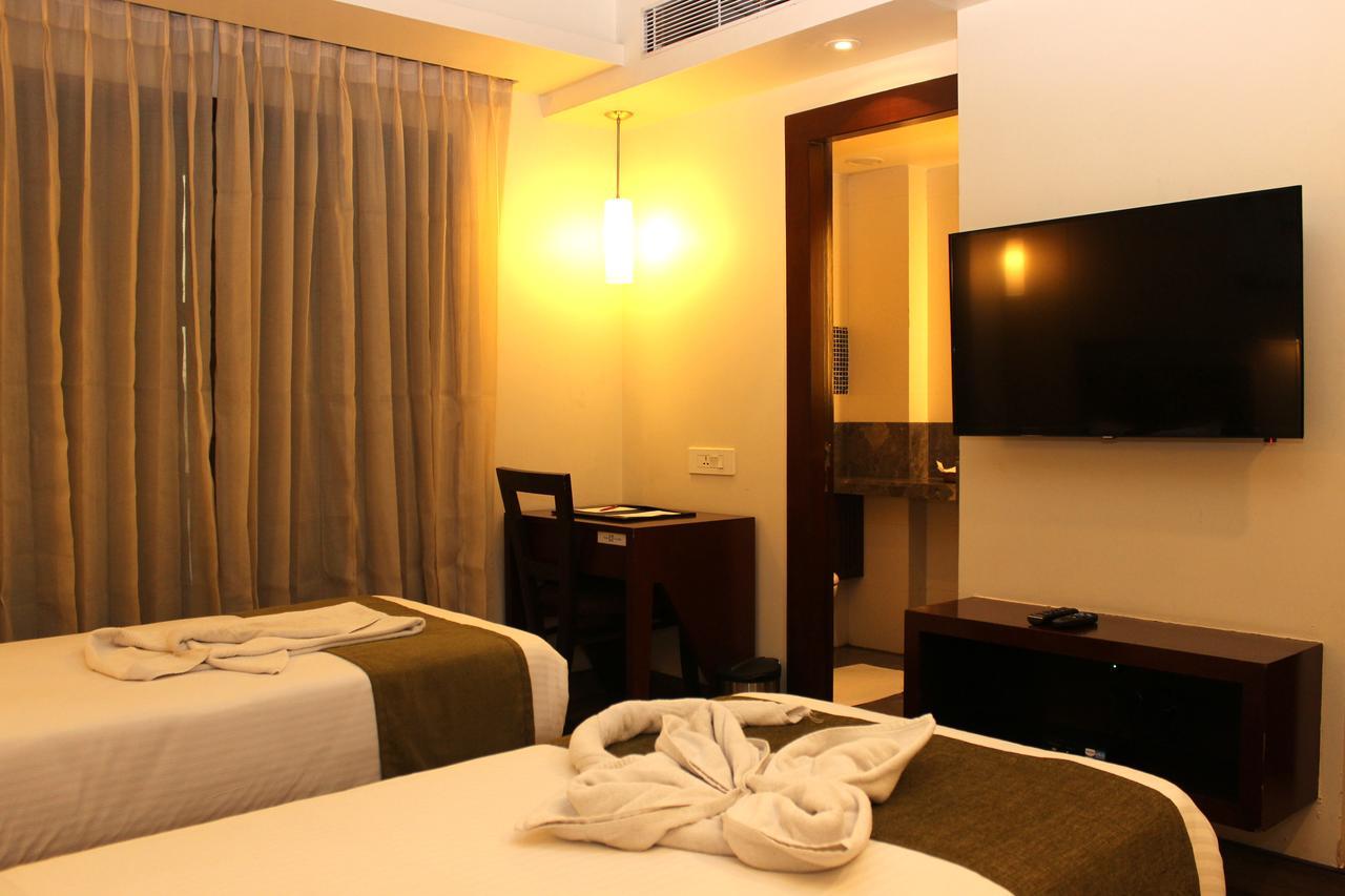 Visitel - A Boutique Hotel Калькутта Экстерьер фото